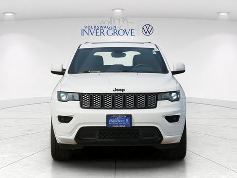 Used 2019 Jeep Grand Cherokee Altitude AWD/4WD image 2