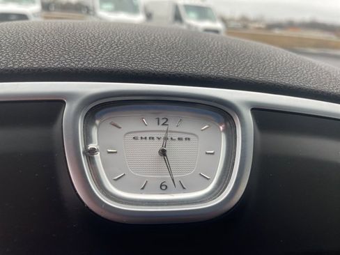 Used 2014 Chrysler 300 C image 43