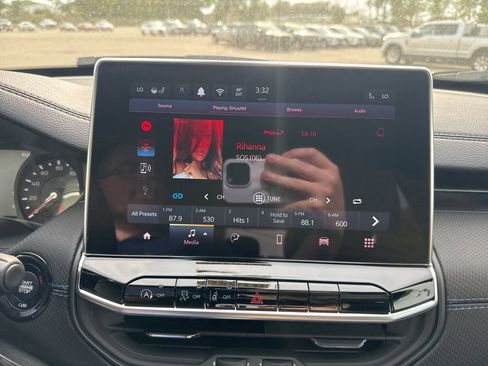 New 2026 Jeep Compass Latitude image 14