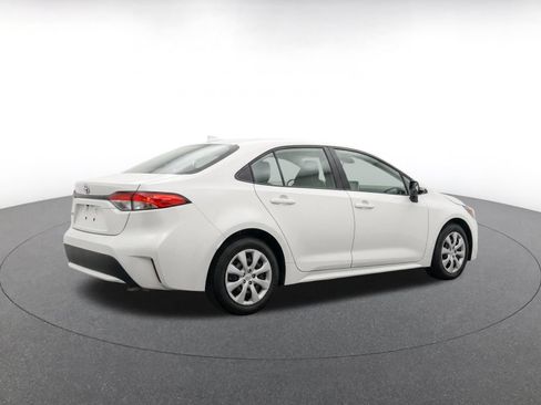 Used 2025 Toyota Corolla LE FWD image 9