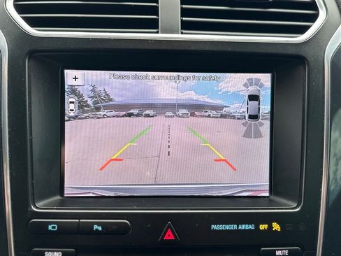 Used 2019 Ford Explorer Limited w/ Class III Trailer Tow Package image 26