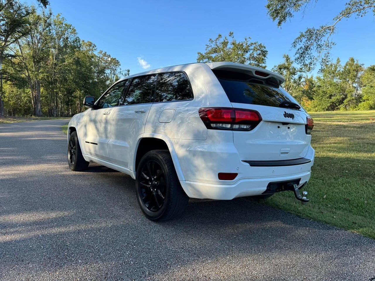 Used 2021 Jeep Grand Cherokee Laredo X RWD image 7