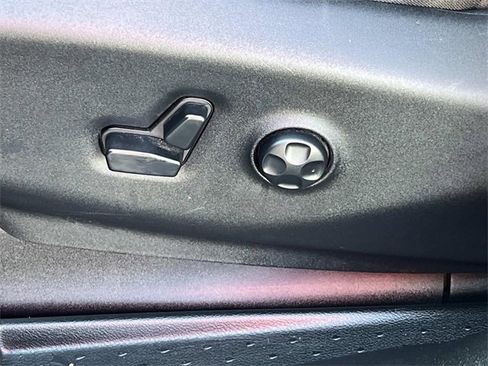 Certified 2019 Chrysler Pacifica Touring-L Plus w/ Advanced Safetytec Group image 27