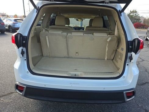 Used 2019 Toyota Highlander Limited image 13