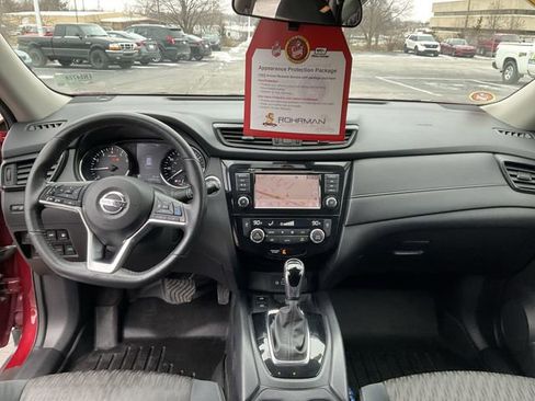 Used 2019 Nissan Rogue SV w/ Sun & Sound Touring Package image 12