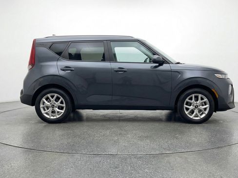 Used 2025 Kia Soul LX w/ LX Technology Package image 11