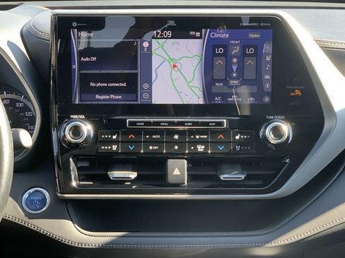 Used 2020 Toyota Highlander Limited Platinum image 31