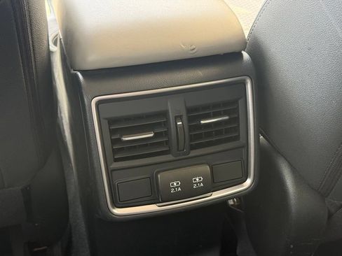 Used 2023 Subaru Forester Premium AWD/4WD image 28