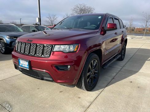 Used 2021 Jeep Grand Cherokee Laredo X image 4