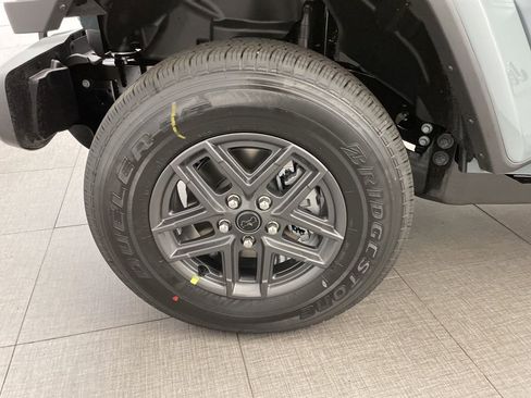 New 2026 Jeep Gladiator Sport image 8