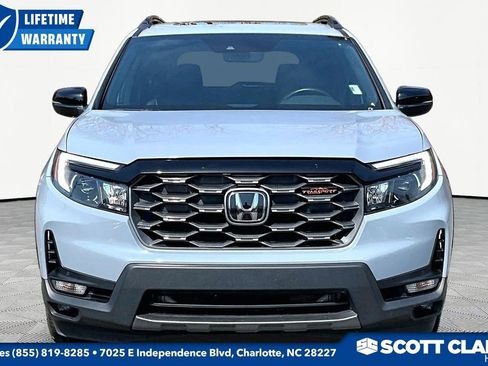 Used 2022 Honda Passport TrailSport image 2