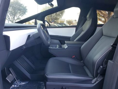 Used 2024 Tesla Cybertruck AWD Crew Cab image 28