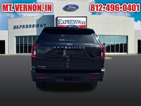 Used 2025 Ford Expedition Active AWD/4WD image 5