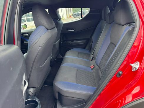 Used 2021 Toyota C-HR XLE FWD image 32