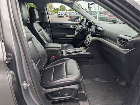 Used 2023 Ford Explorer XLT w/ Equipment Group 202A AWD/4WD image 20