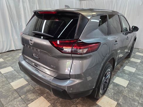 Used 2025 Nissan Rogue SV AWD/4WD image 5
