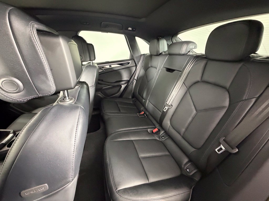 Certified 2024 Porsche Macan S AWD/4WD image 42