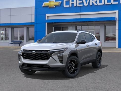 New 2026 Chevrolet Trax LT w/ Driver Confidence Package FWD image 6