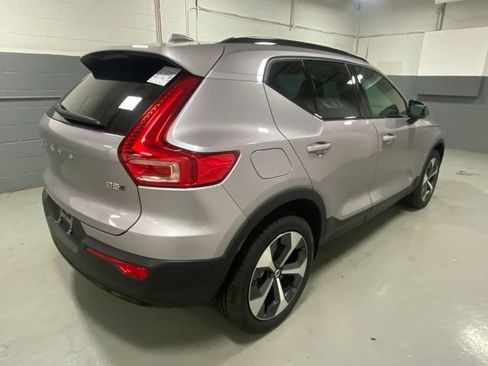 Used 2026 Volvo XC40 B5 Plus AWD/4WD image 3