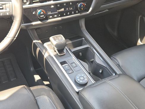 Certified 2025 Nissan Pathfinder SL AWD/4WD image 18