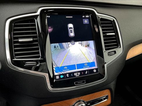 Used 2023 Volvo XC90 B6 Plus image 30