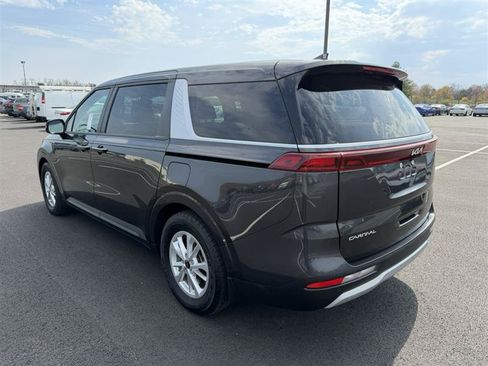 Used 2024 Kia Carnival LX FWD image 6