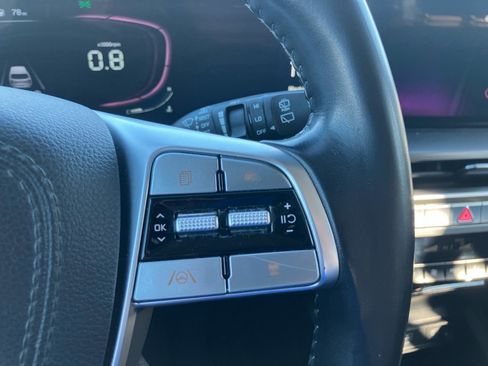 Used 2023 Kia Telluride S image 21