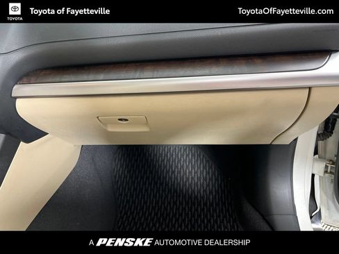 Used 2016 Subaru Outback 2.5i Limited AWD/4WD image 13