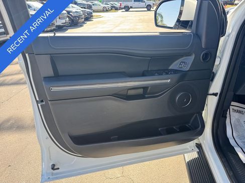 Used 2024 Ford Expedition XLT image 23