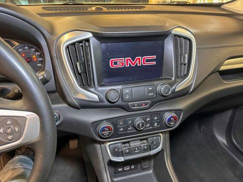 Used 2024 GMC Terrain SLT AWD/4WD image 14
