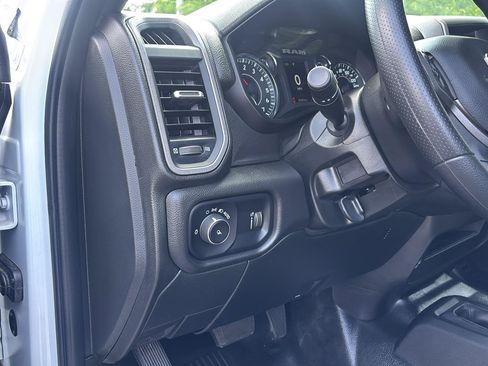 Used 2024 RAM 3500 Tradesman w/ Chrome Appearance Group AWD/4WD image 28