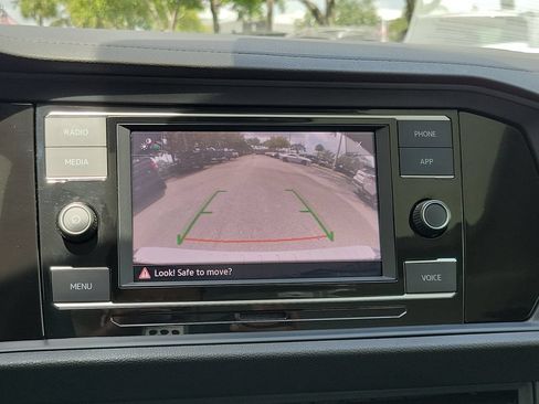 Used 2024 Volkswagen Jetta SE w/ Panoramic Sunroof Package FWD image 24