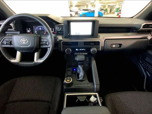 Used 2025 Toyota 4Runner SR5 AWD/4WD image 15
