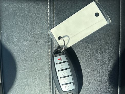 Used 2024 Nissan Altima 2.5 SV AWD/4WD image 14