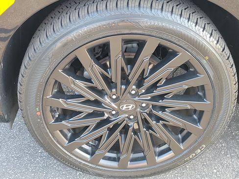 Certified 2024 Hyundai Santa Fe Calligraphy AWD/4WD image 7