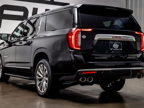 Used 2023 GMC Yukon XL Denali AWD/4WD image 27