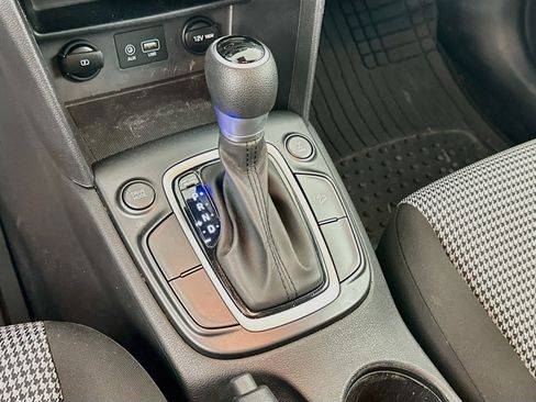 Used 2021 Hyundai Kona SE AWD/4WD image 24