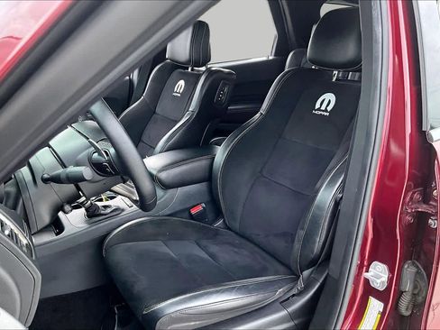 Used 2018 Dodge Durango SRT w/ SRT Interior Appearance Group AWD/4WD image 7