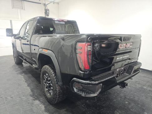 Used 2025 GMC Sierra 2500 AT4X AWD/4WD image 7