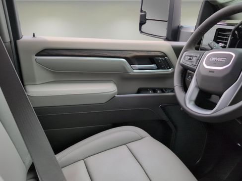 New 2025 GMC Sierra 2500 SLT w/ SLT Convenience Package image 23
