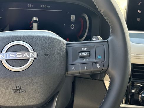 Used 2025 Nissan Rogue SL w/ SL Premium Package image 25