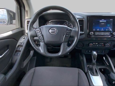 Used 2023 Nissan Frontier SV w/ SV Convenience Package RWD image 6