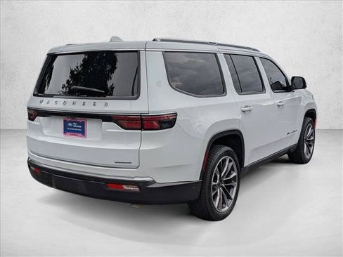 Used 2022 Jeep Wagoneer Series III w/ Premium Group I RWD image 5