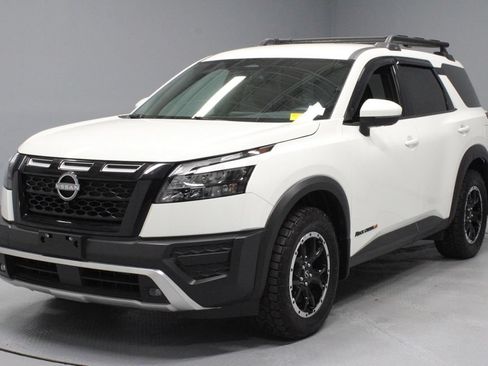 Used 2025 Nissan Pathfinder Rock Creek AWD/4WD image 6