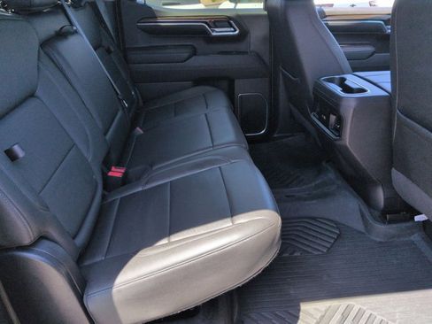 Used 2024 Chevrolet Silverado 1500 LT Trail Boss w/ Convenience Package II AWD/4WD image 27
