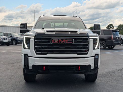 Used 2024 GMC Sierra 2500 AT4 w/ Technology Package AWD/4WD image 9