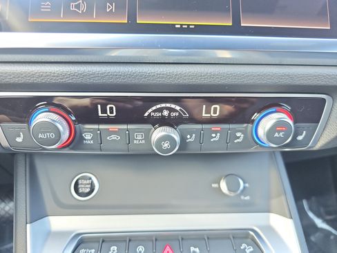 New 2025 Audi Q3 2.0T Premium image 19