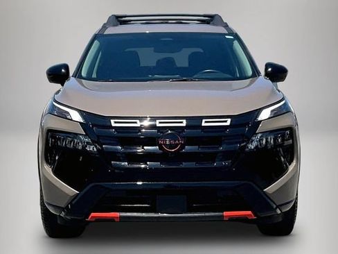 Certified 2025 Nissan Rogue SV AWD/4WD image 3