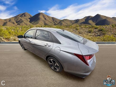 Used 2023 Hyundai Elantra SEL w/ Convenience Package FWD image 3