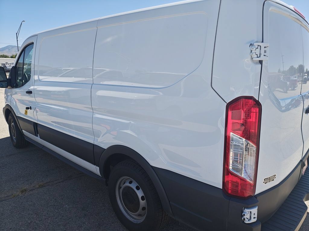 Used 2017 Ford Transit 150 130 Low Roof RWD image 11